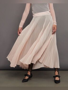 Carbon38 $128 🌸 Mesh Pleated Sheer Skirt 🌸 Rose Cloud 💕 Size XS 💕 Sold Out